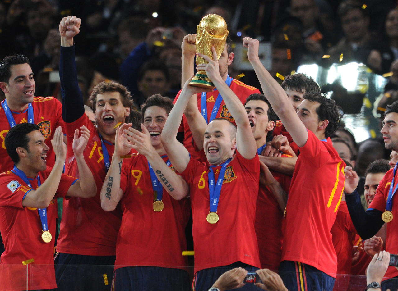 包含巴塞主帅连胜，球队士气高涨的词条