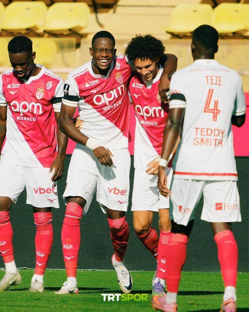 亚眠主场战胜摩纳哥，取得三分胜利