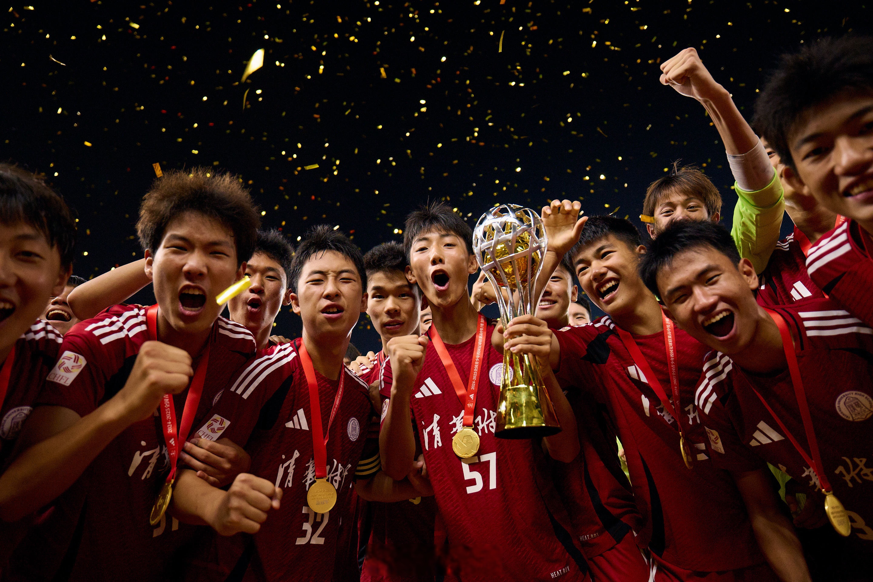 足球新赛季开幕,球员们备战状态良好 足球新赛季开幕,球员们备战状态良好