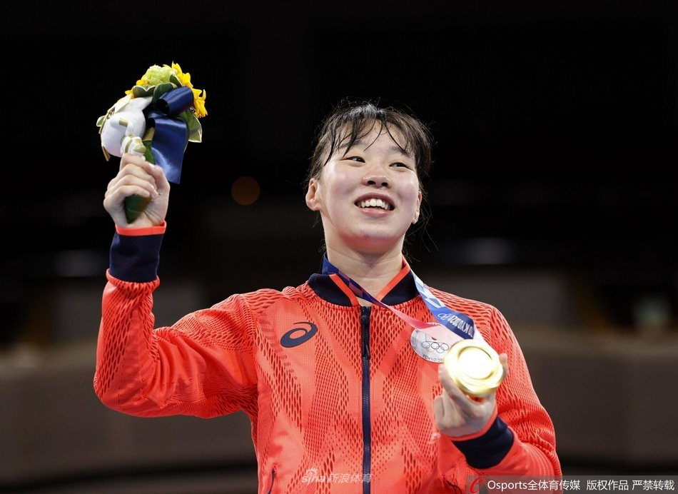 包含芬兰男子拳击夺冠，实力雄厚的词条