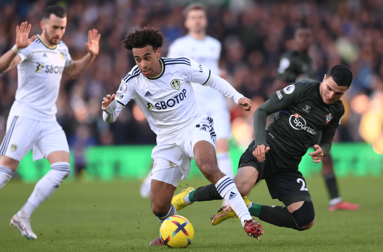 利兹联客场惨败布莱顿，失去不败纪录的简单介绍