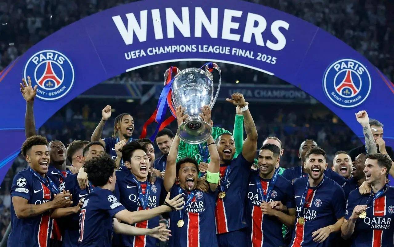 关于巴黎圣日耳曼横扫对手，取得胜利的信息