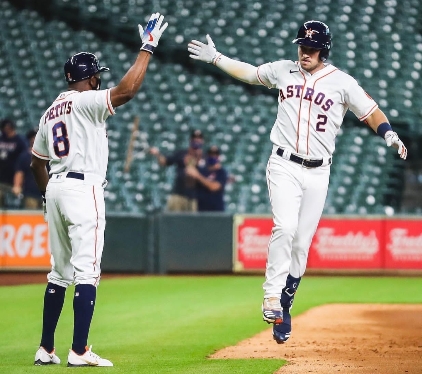 拉斯帕尔马斯攻击火力全开，主场大捷的简单介绍