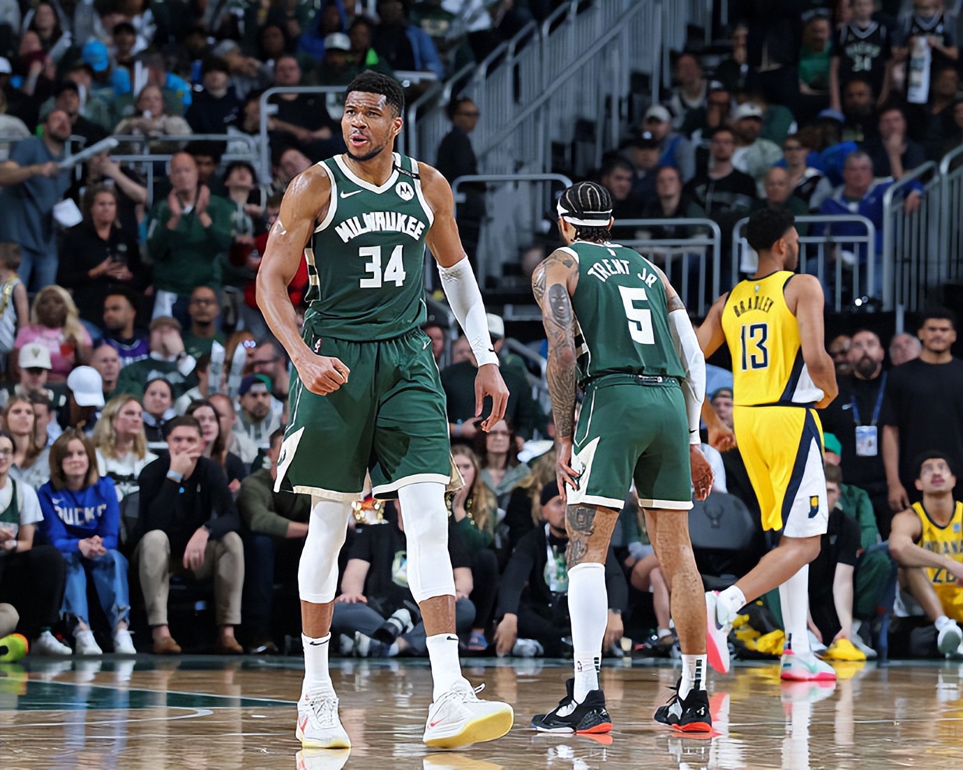 步行者完胜天津队，利拉德惊艳四座