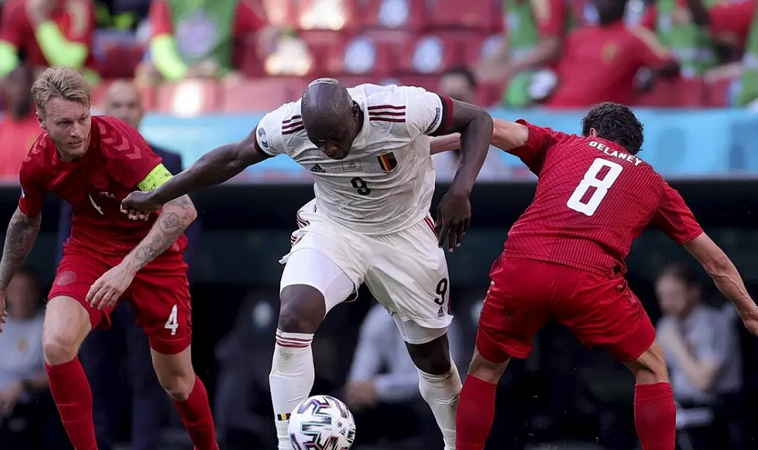 丹麦队逆转日本队，辛杜关键制胜