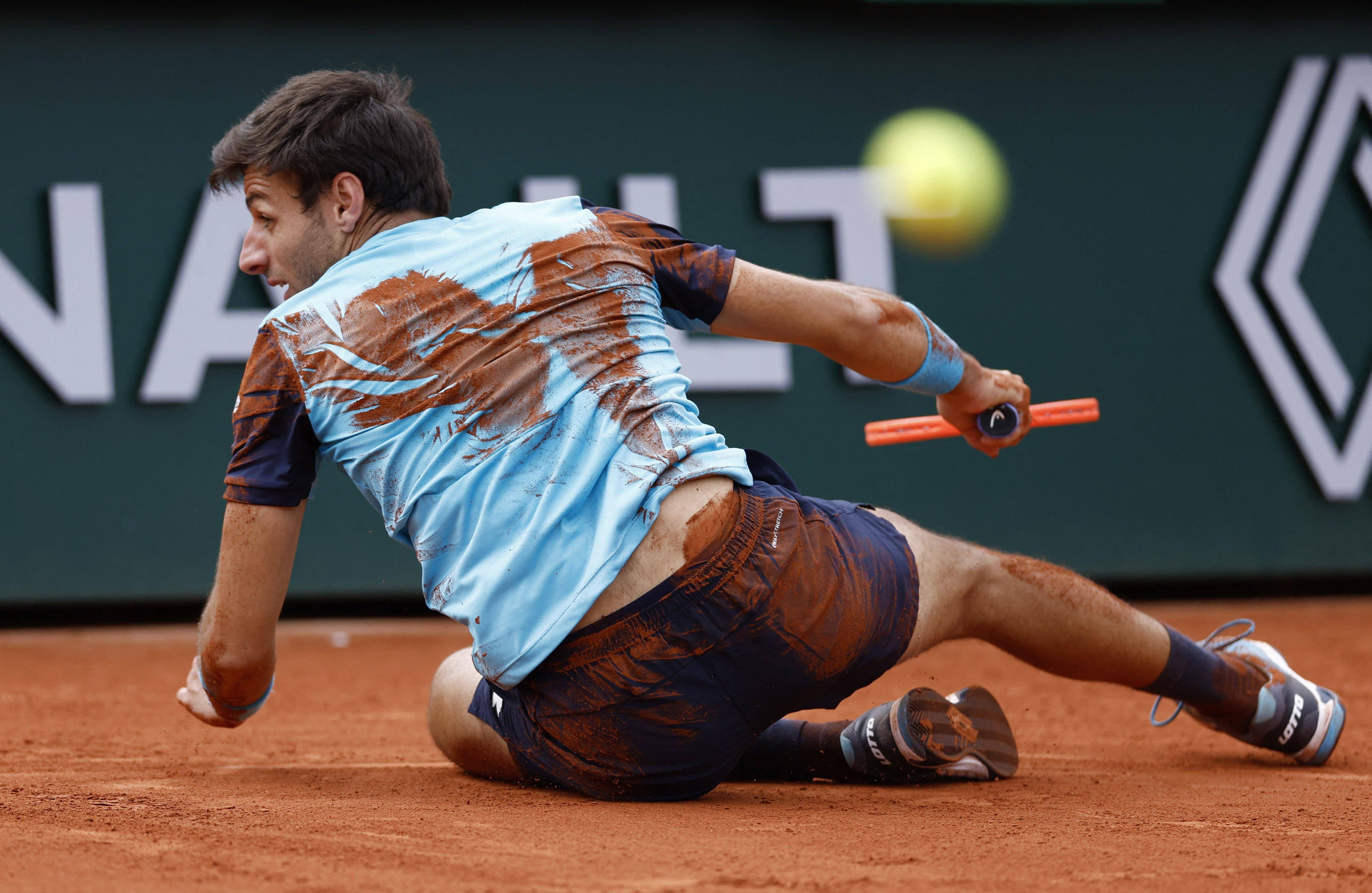 德国网球队翻盘法国网球队，兹维列夫三分雨点燃全场的简单介绍