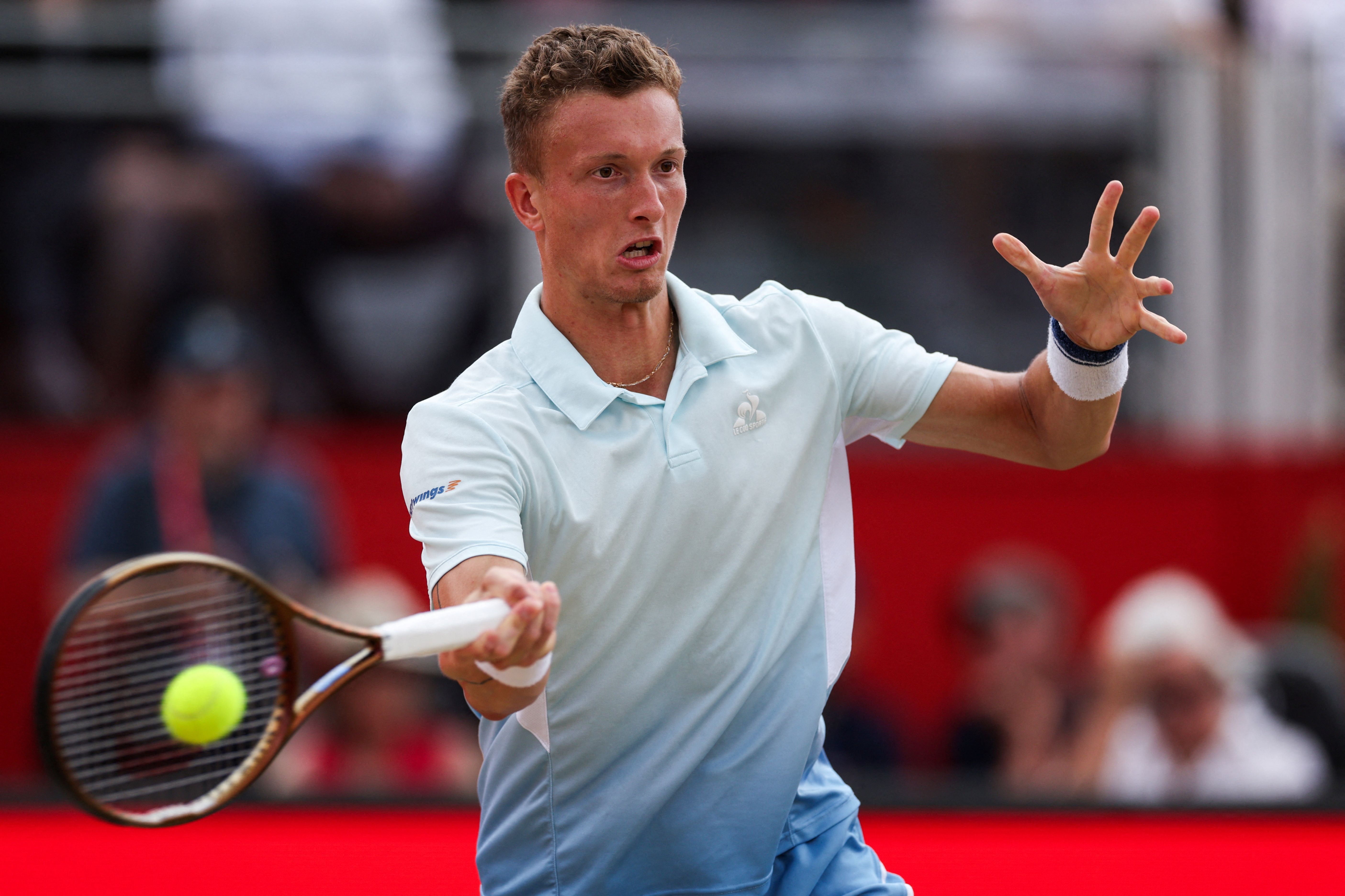 关于美国网球队绝地反击英国网球队，阿尔卡拉斯统治全场的信息