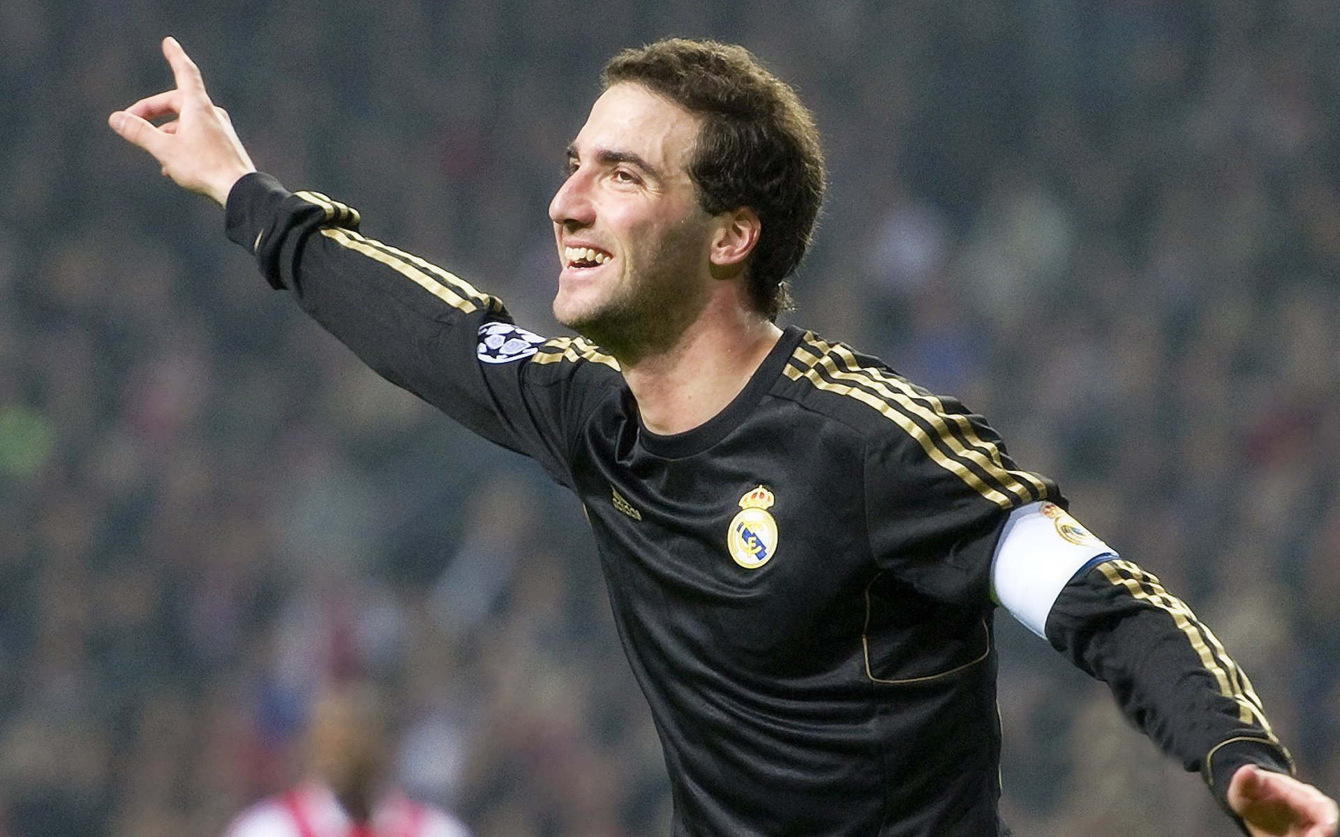 加时鏖战,莱奥一剑封喉!勒沃库森绝境逆转乌拉圭,诠释足球唯一性魅力