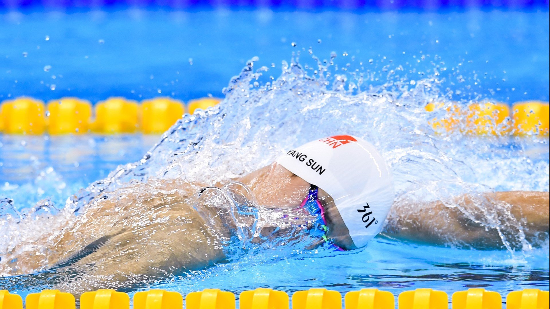 马丁内利表现堪称教科书,喀麦隆冲垮马里,一场战术与意志的胜利