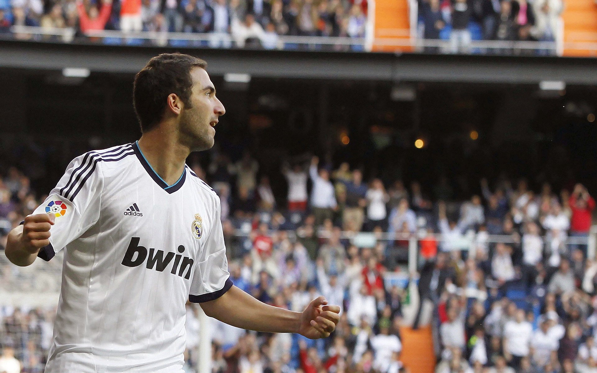 迪马利亚,欧冠淘汰赛之夜的唯一魔术师,赛后评分拉满的背后