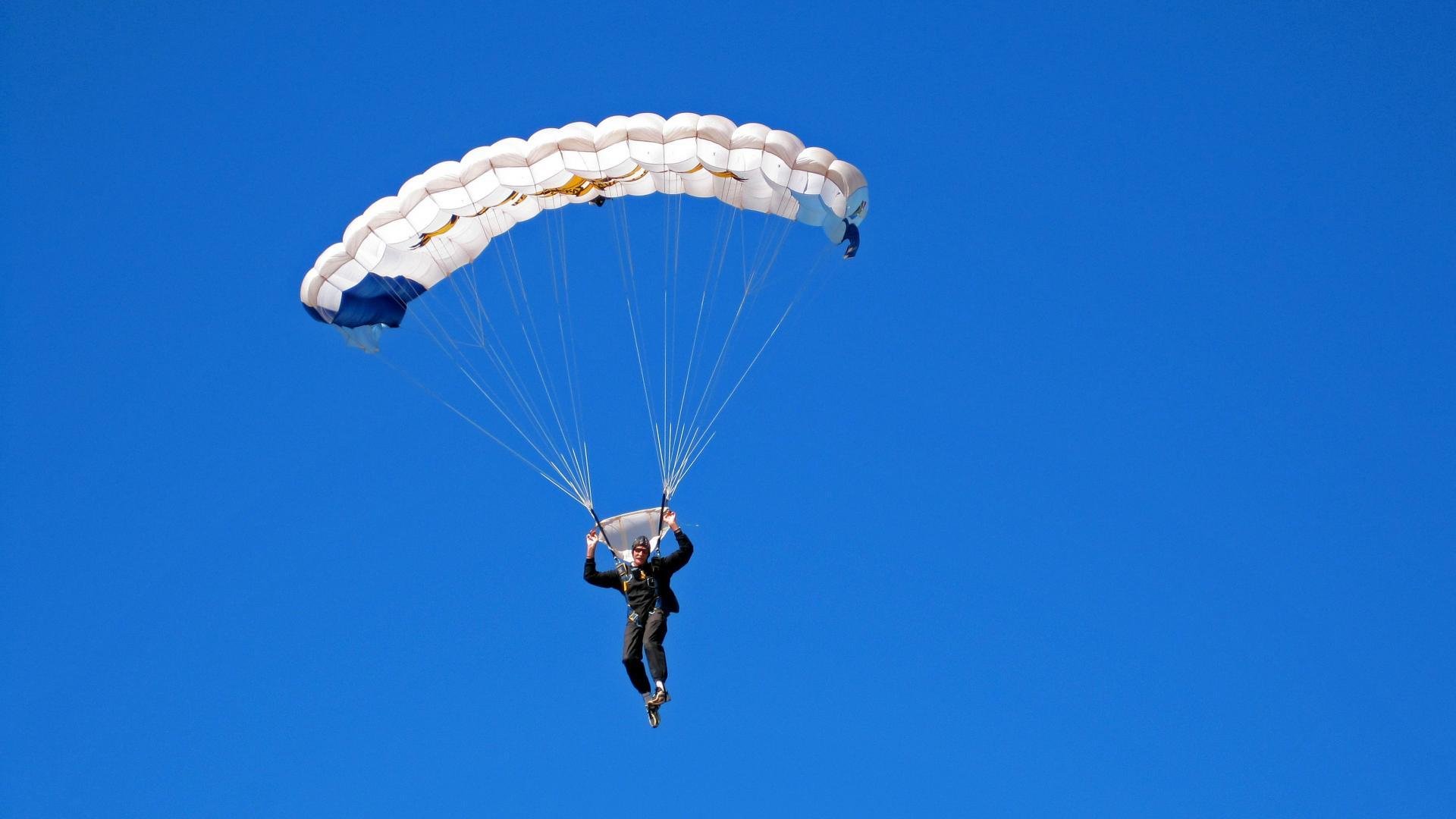 绝杀与纪录，绿茵场上的逆转与乒乓台前的永恒
